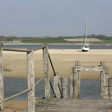 Дом отдыха Gites De La Pointe D'agon *