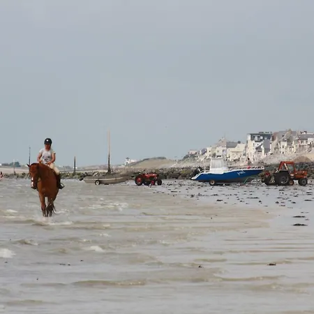 Gites De La Pointe D'agon Агон-Кутенвиль