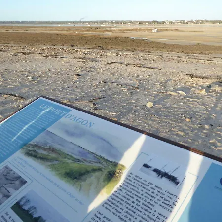 Gites De La Pointe D'agon Дом отдыха *